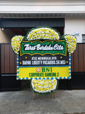 Papan Bunga Duka di Lingga Timur