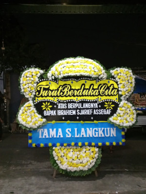 Papan Bunga Duka di Lingga Timur